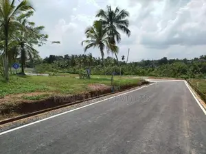 පොල්ගස්ඕවිට හන්දියට ආසන්නව බිම් කොටස් විකිණීමට