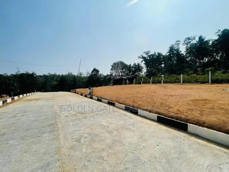 Yakkala Kalagedihena Land for Sale