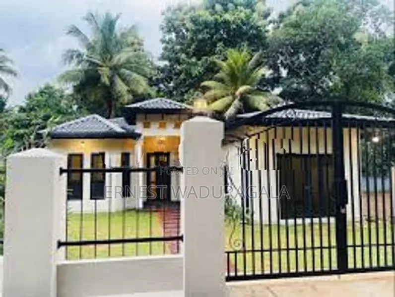Sale House in Moratuwa