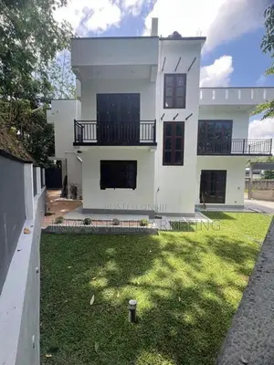 Brand New Luxury Two-Storey House for Sale – Galle, Navinna
