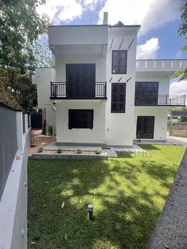 Brand New Luxury Two-Storey House for Sale – Galle, Navinna