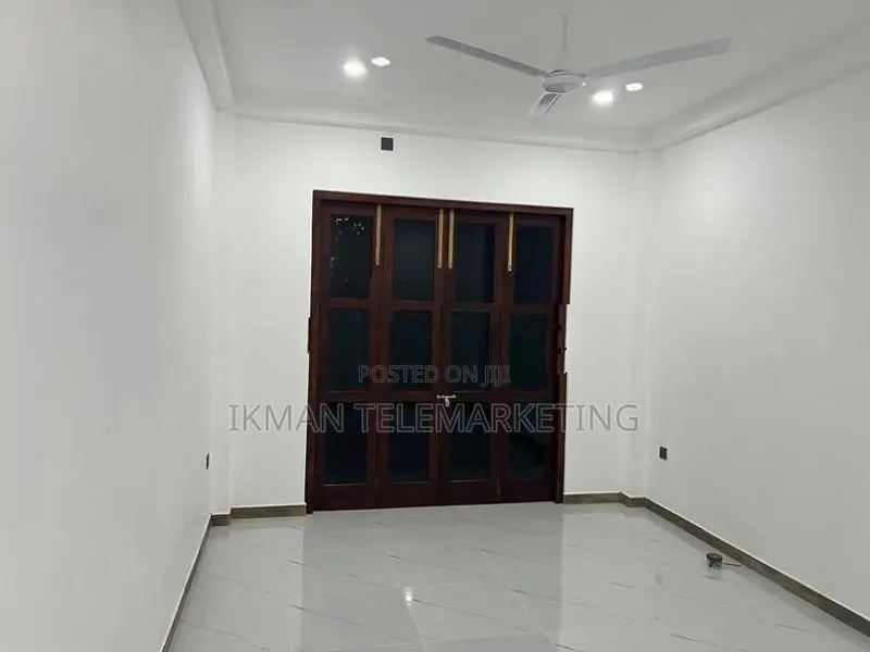 Brand New Luxury Two-Storey House for Sale – Galle, Navinna