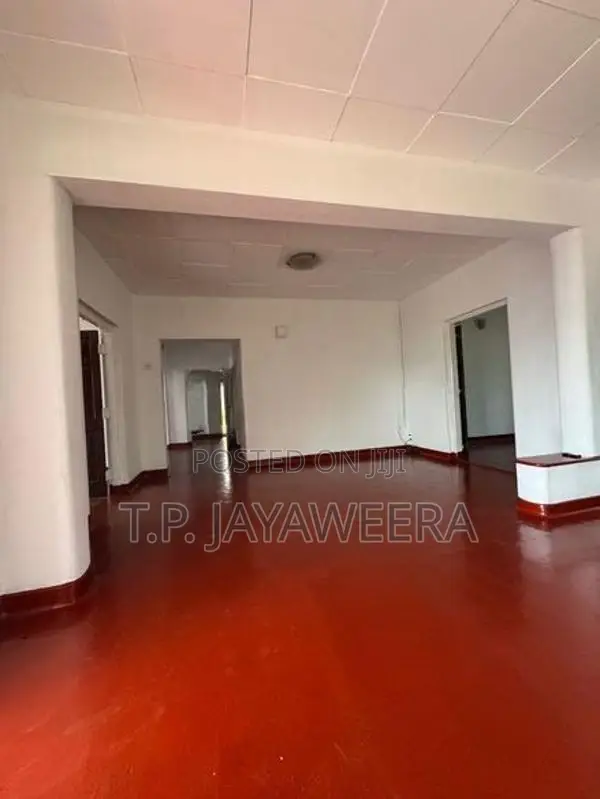 5 Bedroom House for Rent - Pannipitiya