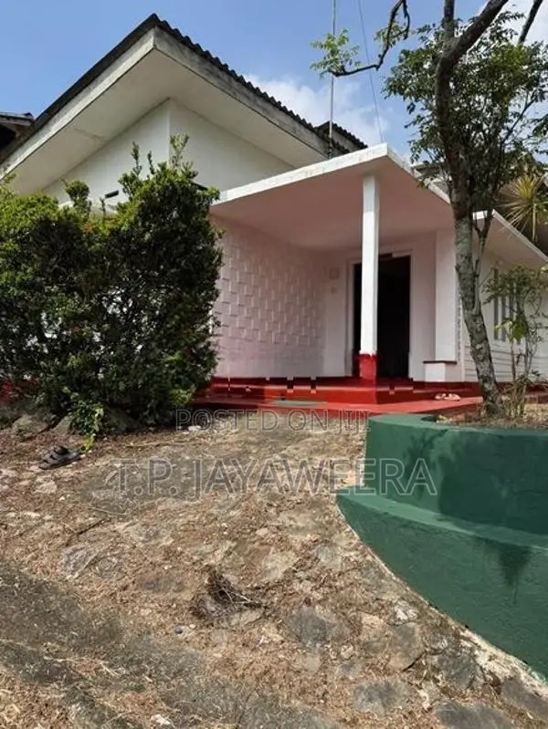 5 Bedroom House for Rent - Pannipitiya