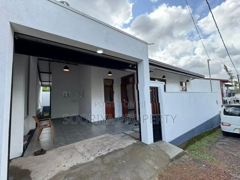 Architectural Designed Brand New House for Sale in Piliyandala