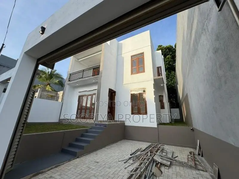 Architectural Designed Brand New House for Sale in Piliyandala