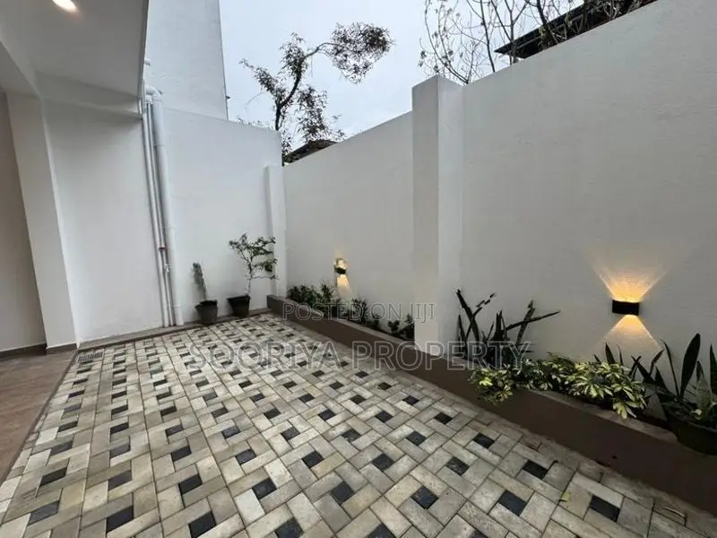 Architectural Designed Brand New House for Sale in Piliyandala