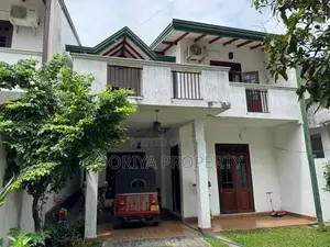 In Piliyandala Town Luxury House for Sale