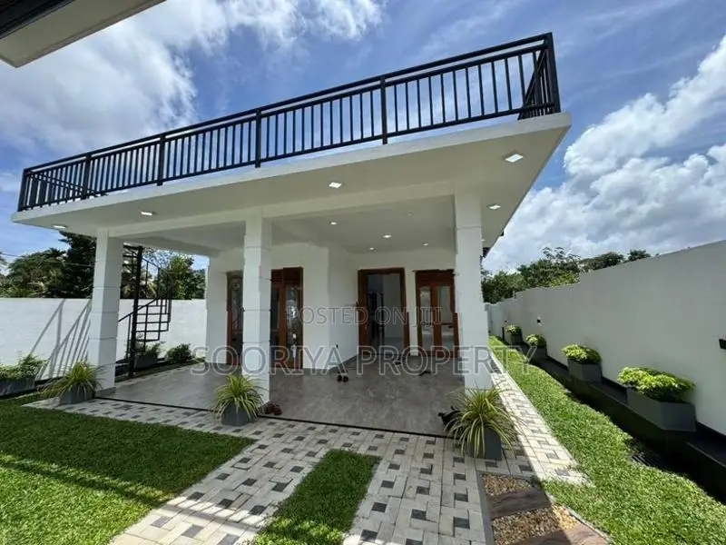 Super Luxury Brand New House for Sale in Bandaragama