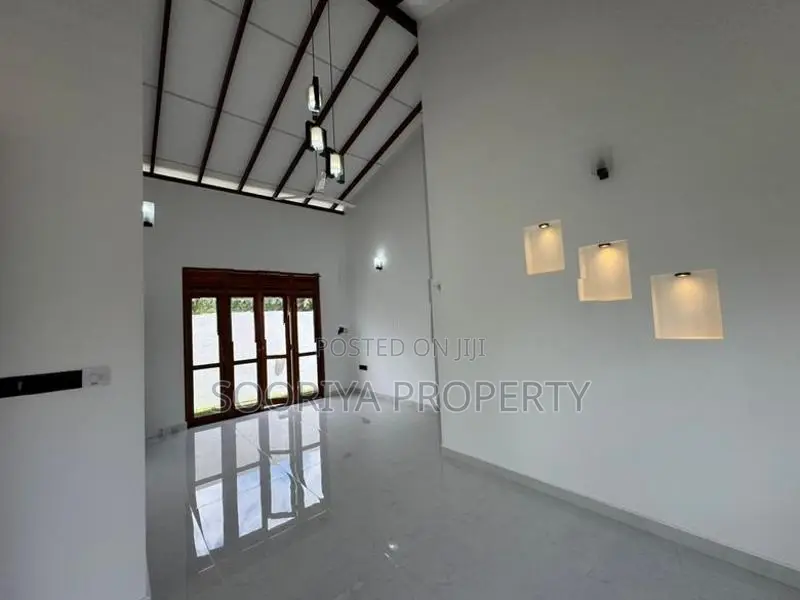 Super Luxury Brand New House for Sale in Bandaragama
