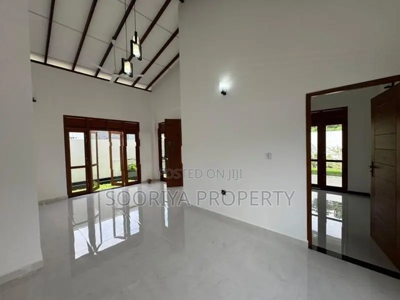 Super Luxury Brand New House for Sale in Bandaragama