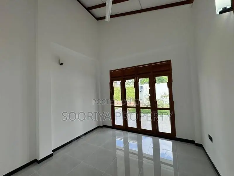 Super Luxury Brand New House for Sale in Bandaragama