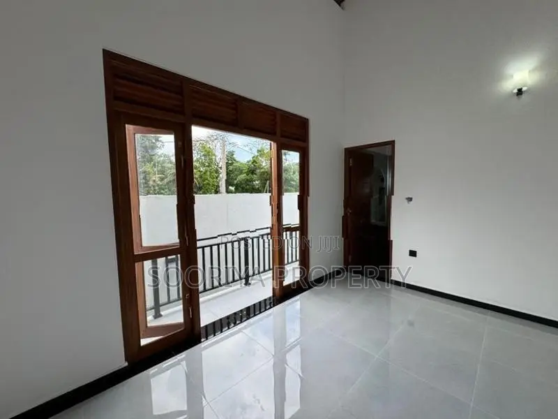 Super Luxury Brand New House for Sale in Bandaragama
