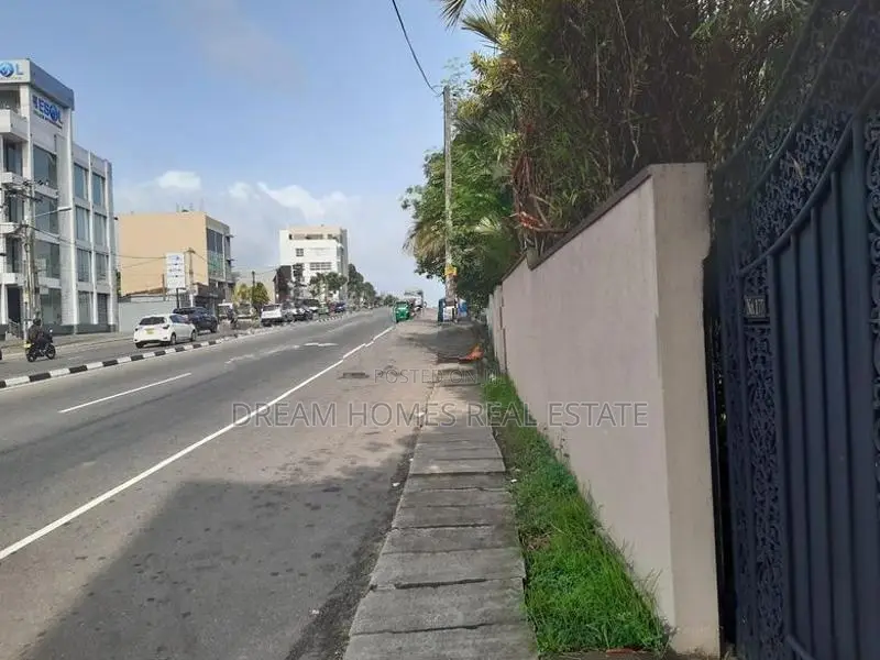 Commercial Land with House – Pannipitiya