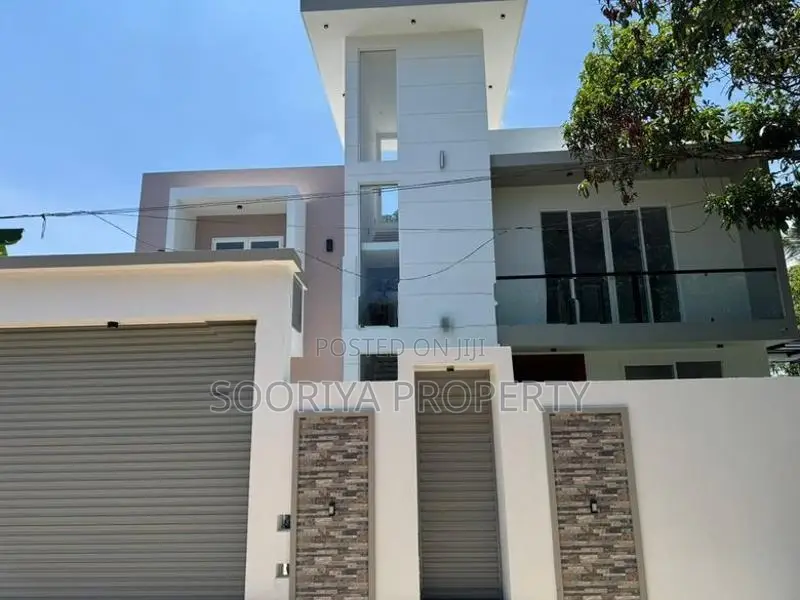 With Swimming Pool Brand New House for Sale in Piliyandala Town