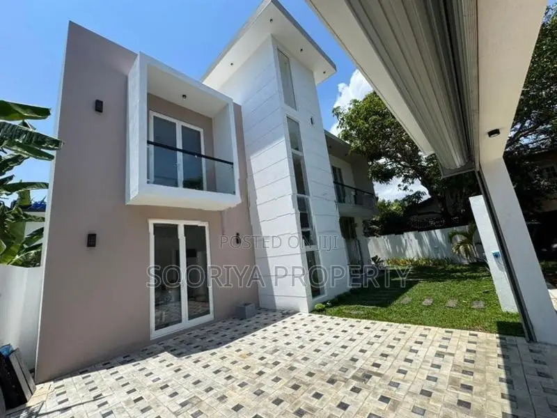 With Swimming Pool Brand New House for Sale in Piliyandala Town