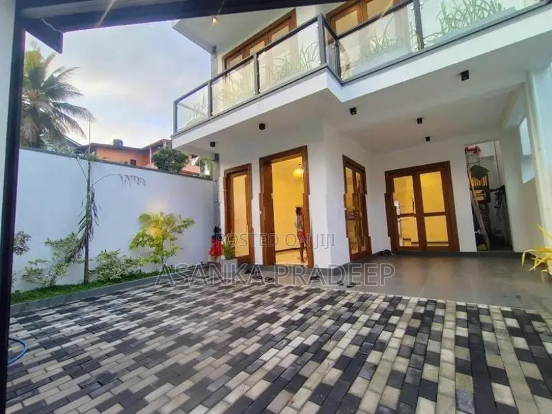 500m to Maharagama Brand New Three Storey Luxury House for Sale(jxzzMr