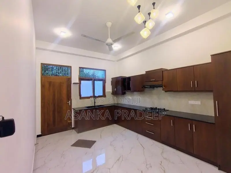500m to Maharagama Brand New Three Storey Luxury House for Sale(jxzzMr