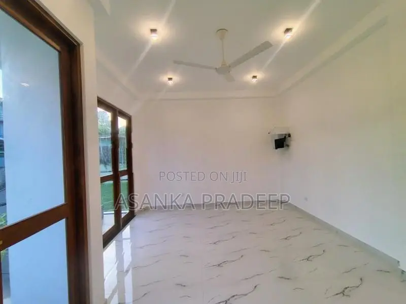 500m to Maharagama Brand New Three Storey Luxury House for Sale(jxzzMr
