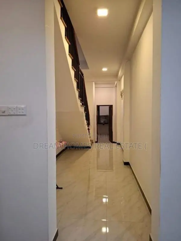 10 Perch House for Sale Parana Junction, Athurugiriya