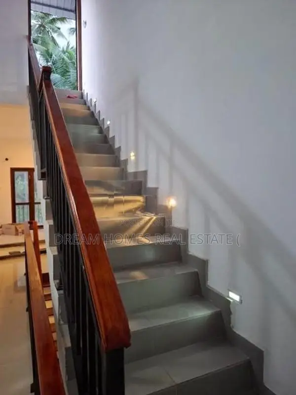 10 Perch House for Sale Parana Junction, Athurugiriya