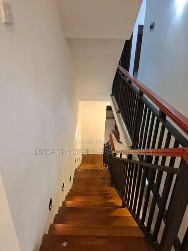 10 Perch House for Sale Parana Junction, Athurugiriya