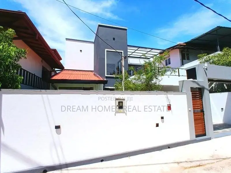 Brand New Luxury Modern Home for Sale in Kesbewa