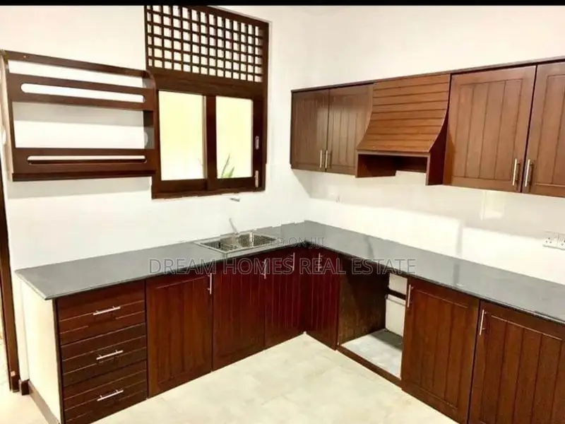 4 Bed 3 Story Luxury Family House for Rent-thalawathugoda