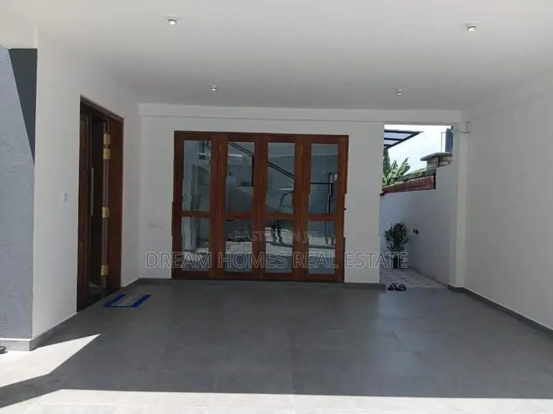 Brand New Luxury Modern Home for Sale in Kesbewa
