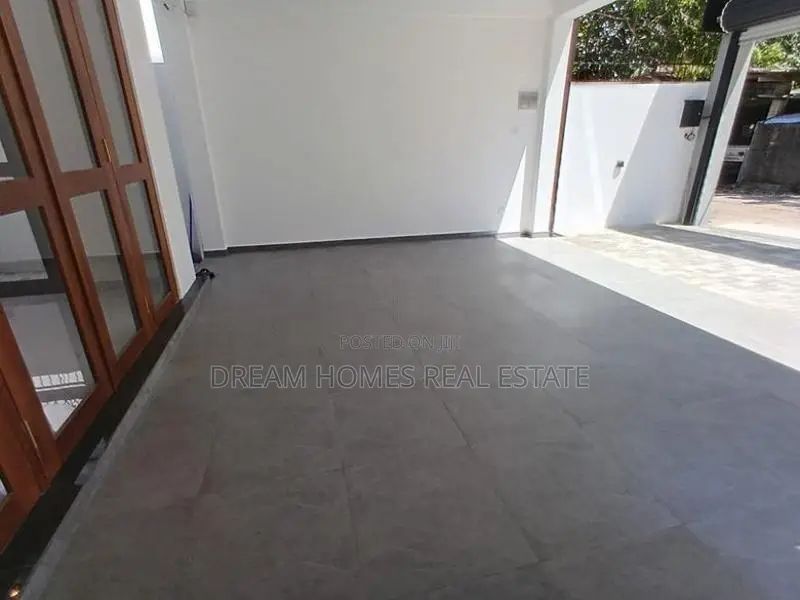 Brand New Luxury Modern Home for Sale in Kesbewa