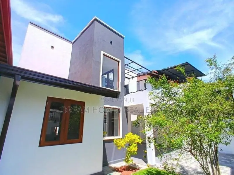 Brand New Luxury Modern Home for Sale in Kesbewa