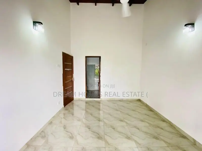 4 Bedroom House for Sale – Hokandara