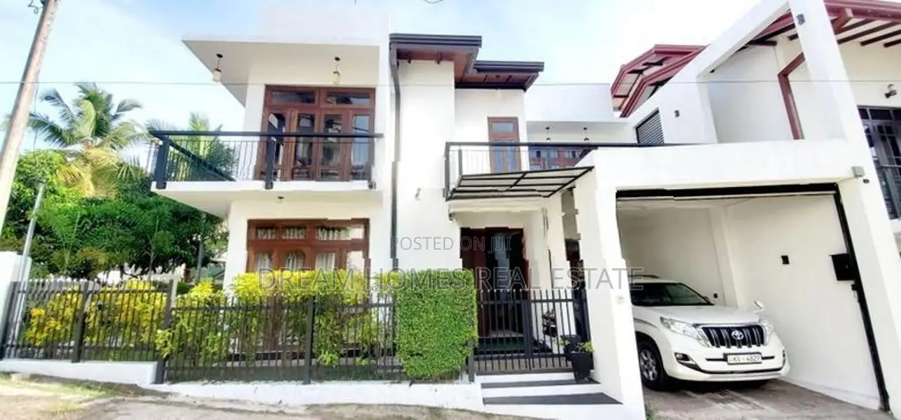 Luxury Modern 4-Bedroom House for Sale in Mattegoda