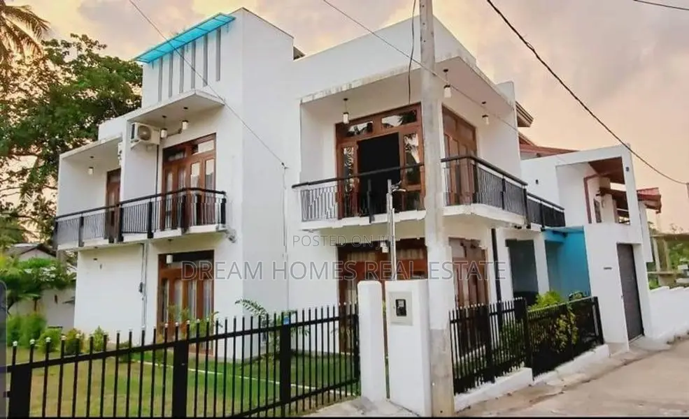 Luxury Modern 4-Bedroom House for Sale in Mattegoda
