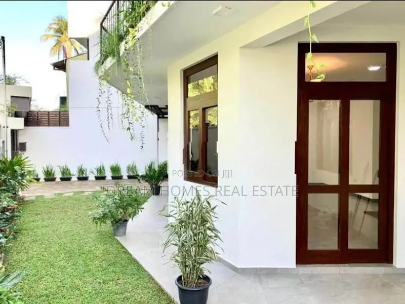 4 Bed 3 Story Luxury Family House for Rent-thalawathugoda
