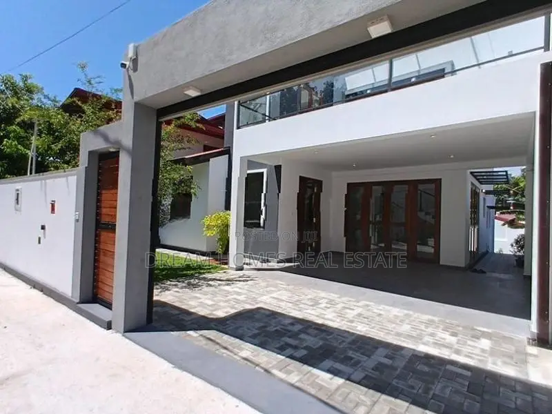 Brand New Luxury Modern Home for Sale in Kesbewa