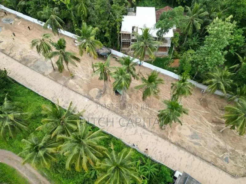 සුන්දර වෙල්යායකට මුහුණලා වටිනා ඉඩමක් විකිණීමට අතුරුගිරිය