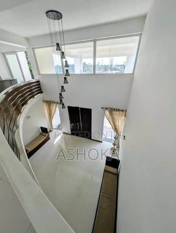 Luxury Multi-Storey Residence for Sale Halgahadeniya