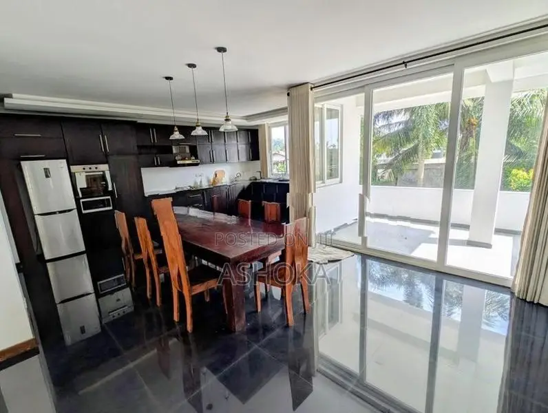 Luxury Multi-Storey Residence for Sale Halgahadeniya