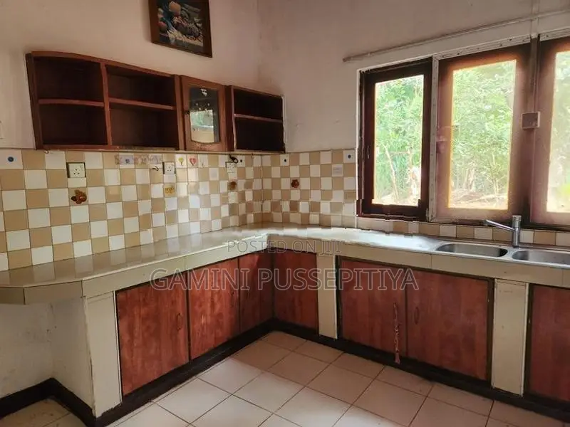House for Sale in Richmond Hill, Hanthana
