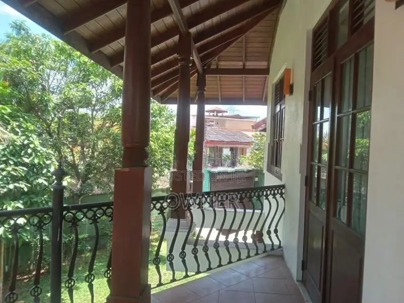 Luxury Room for Rent in Thalawathugoda