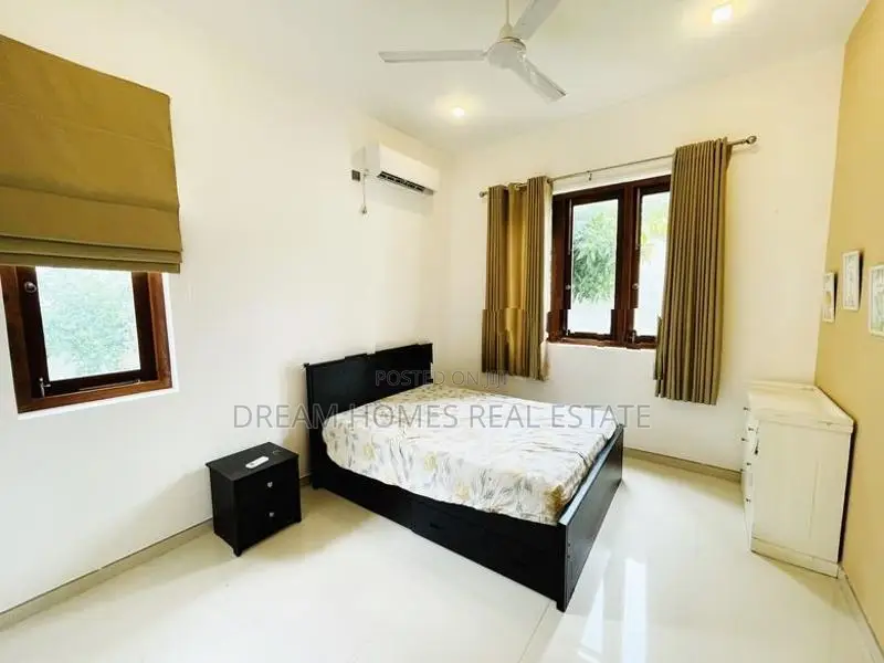 Super Luxury 3-Storey Architectural House for Sale – Kalalgoda
