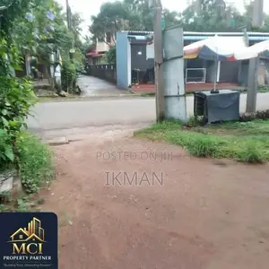 Land for Sale (ගනේමුල්ල පාරට මායිම්ව)