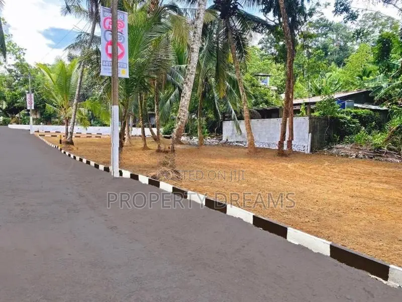 Athurugiriya Habarakada Prime Land for Sale