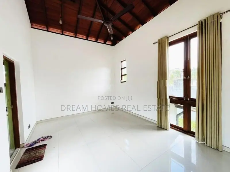 Super Luxury 3-Storey Architectural House for Sale – Kalalgoda