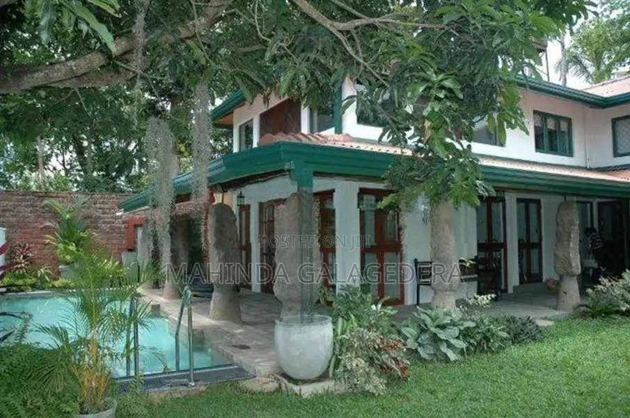 Luxury Villa for Rent in Colombo Suburb Pitakotte