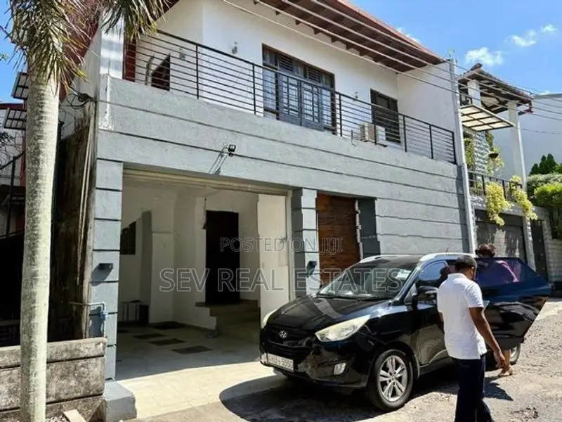 Three Storey House for Sale in Talawatugoda Hokandara road