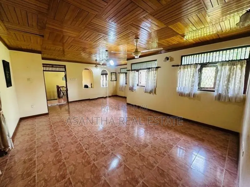 03 Bed 02 Bath Upstair Unit for rent at Agulana Moratuwa