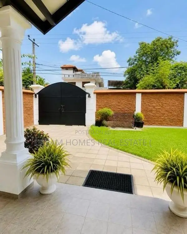 Spacious 5-Bedroom House for Sale in Kahanthota, Malabe