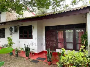Maharagama 10 Perched Land with Single Stored House for Sale